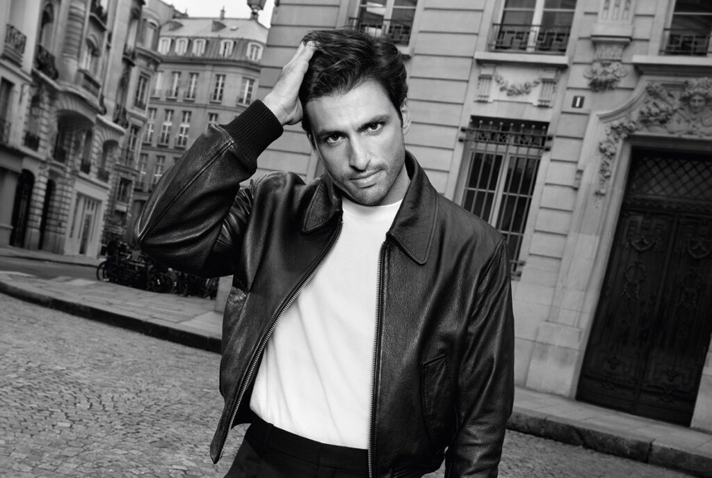 L'Oréal Paris contrata a Carlos Sainz